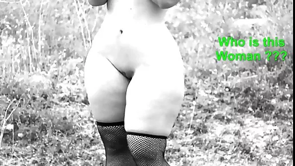 Sex în parc. Fata cu paharul. lesbience blonde