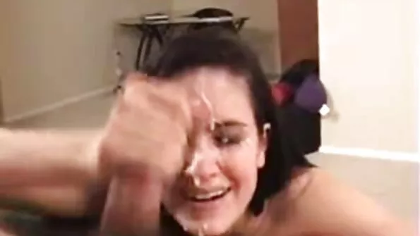 Slutty Tanar Si Matura Emma fundul devine fundul ei devastat și s-au înecat filme porno cu mamici blonde în spermă