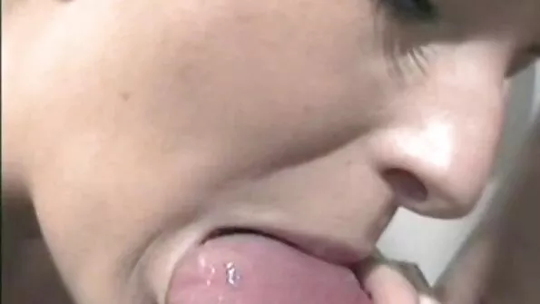 Solo blonde tatoase Masturbez Cabina