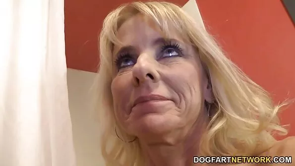 Splash Splash porno cu blonde si negri Fund
