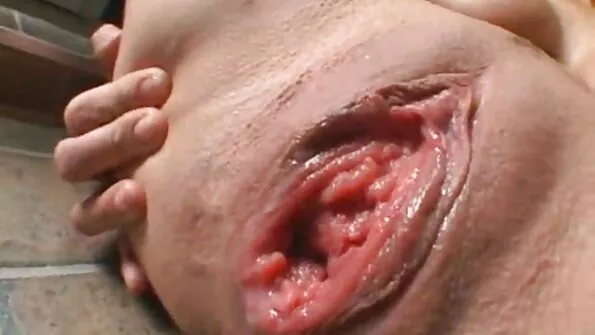 Squirty porno cu blonde tinere blonda este o surpriză pentru tine