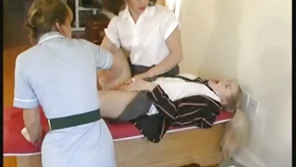 Doar porno cu fete blonde spatele