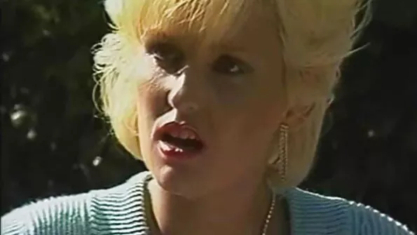 Dragoste de vară porno cu blonde tinere
