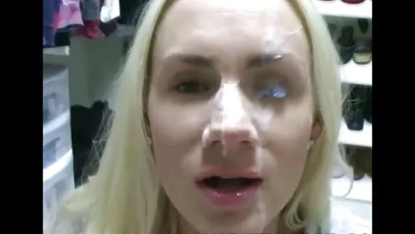 Taylor blonde lezbiene și Ashe în trei. Pornovidevideo