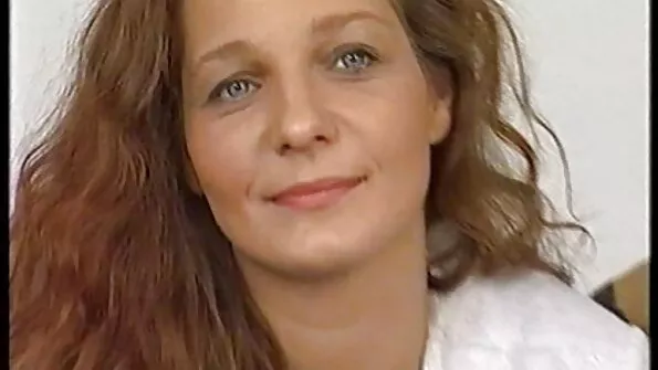 Blonda dezbracare foloseste filme porno cu mame blonde vibratorul