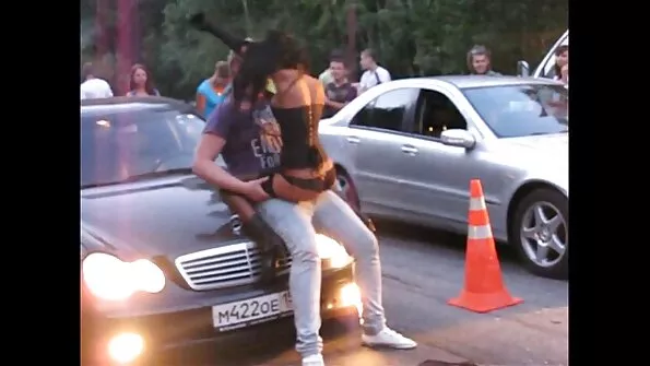 Sam filme porno cu blonde bune Tyson și Dani
