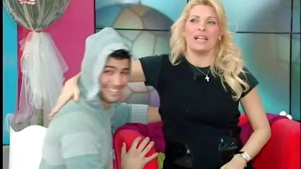 Schimbul de filme porno cu babe blonde o soție este distractiv