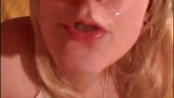 Shemale Aline sex cu femei blonde Tavares tras-o fără șa