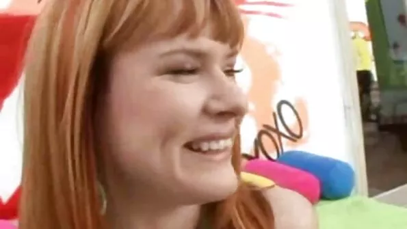 Fumat fierbinte Charlotte Cross rides tatăl porno cu blonde si negri ei!